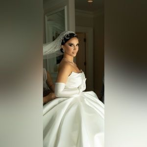 Selling veil & headpiece!